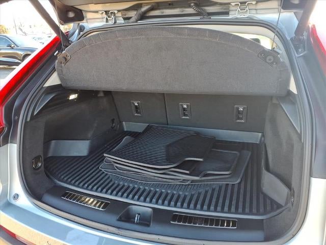 2023 Cadillac XT4 AWD Premium Luxury