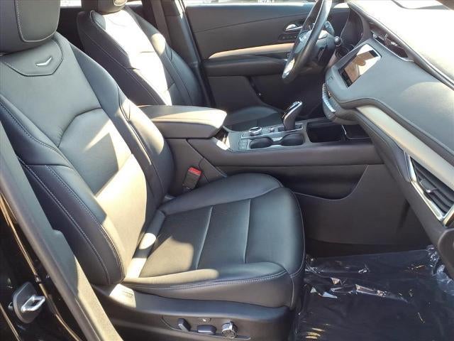 2022 Cadillac XT4 AWD Premium Luxury