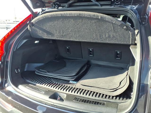 2023 Cadillac XT4 AWD Premium Luxury