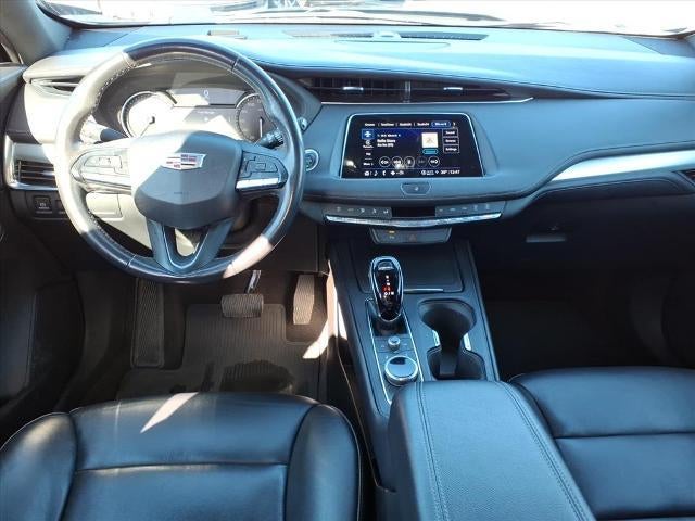 2022 Cadillac XT4 AWD Premium Luxury